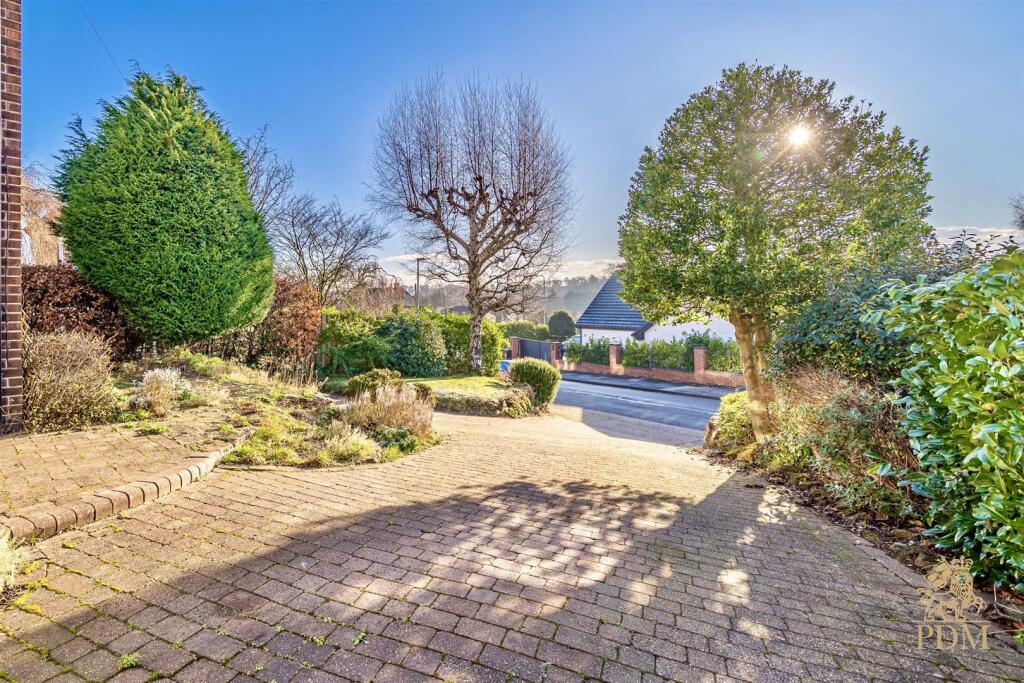 2 Arundel Drive Bramcote NG9 3FX