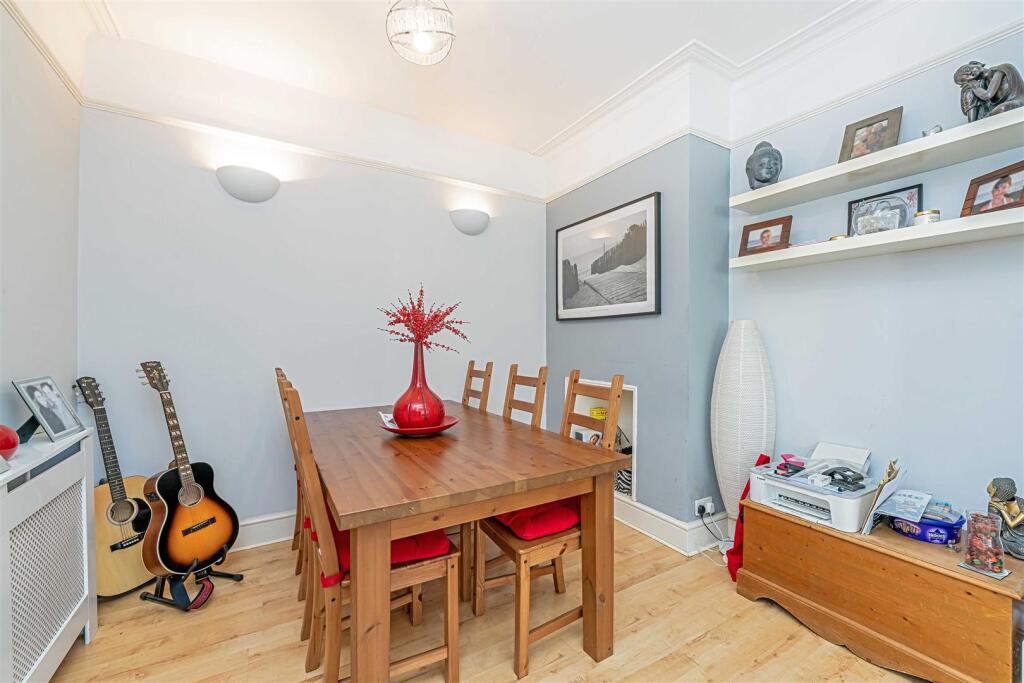 111B Wood Lane Isleworth, TW7-LOW RES-1.jpg