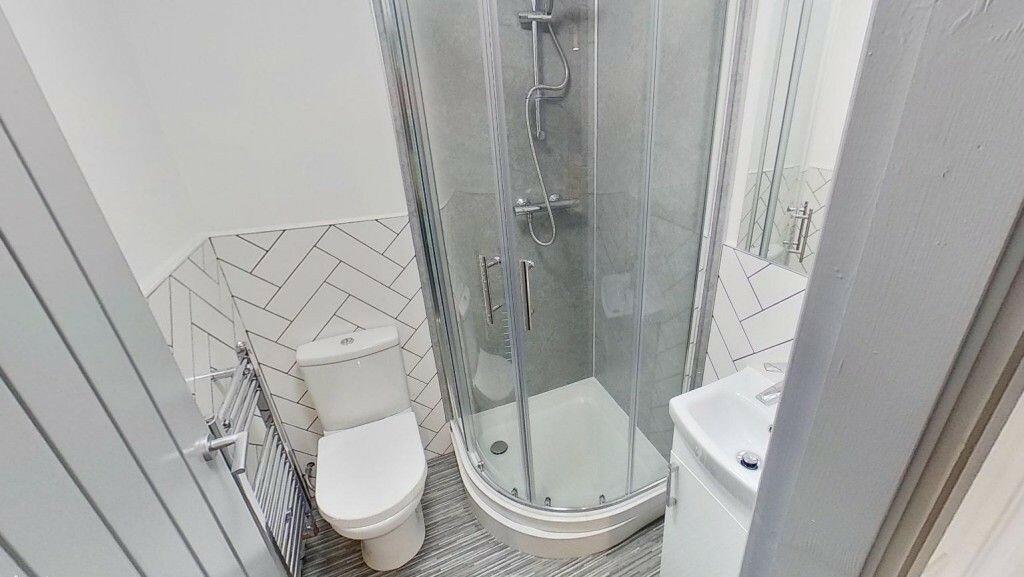 Bedroom 2 ensuite