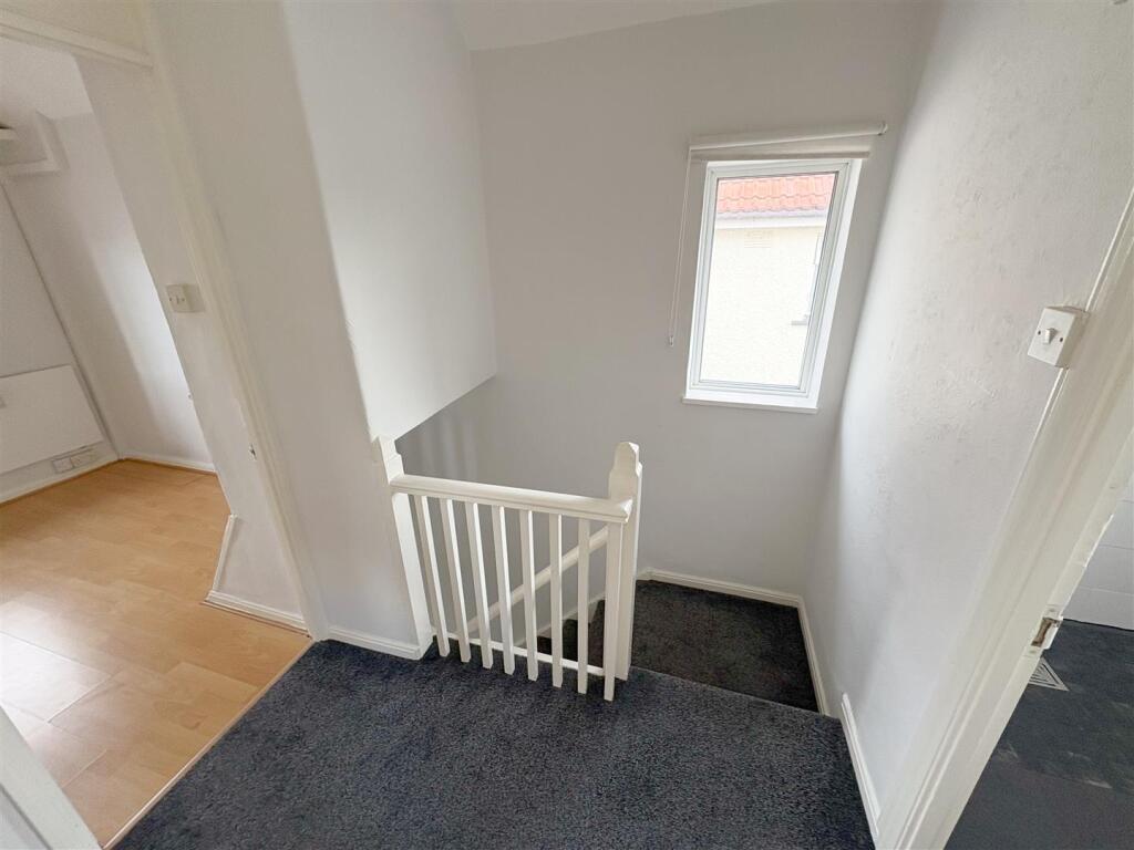 Landing and stairs (2).jpg