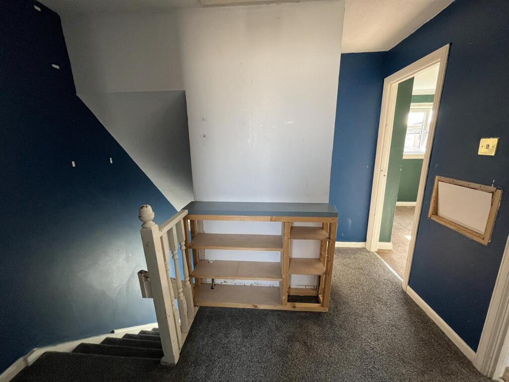 STAIRCASE &amp; LANDING