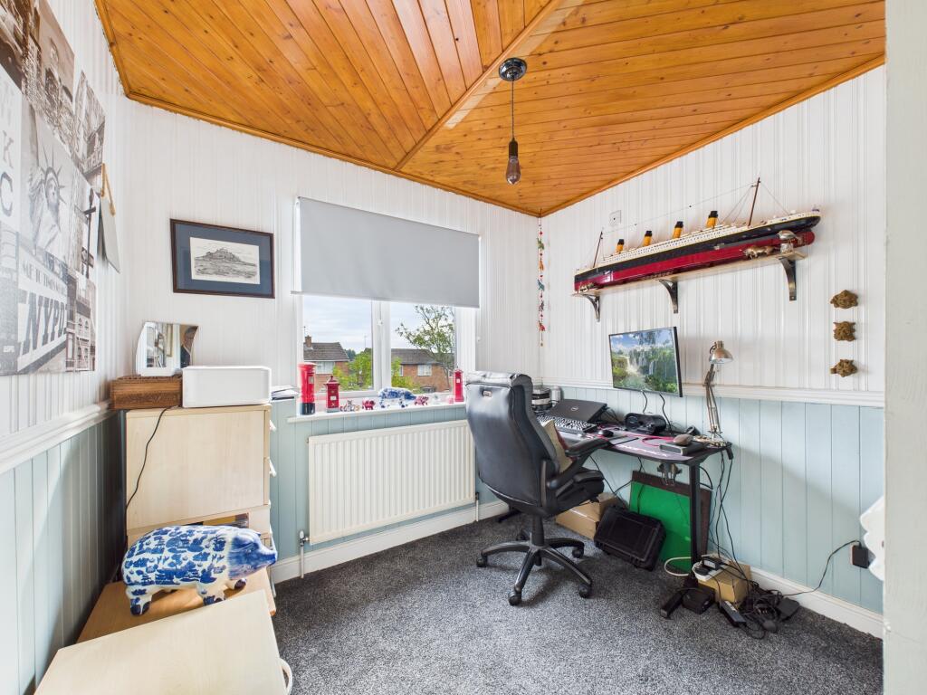 Bedroom/Office