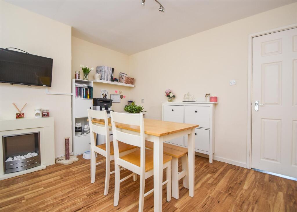 3 Ashfields - Dining Area.jpg