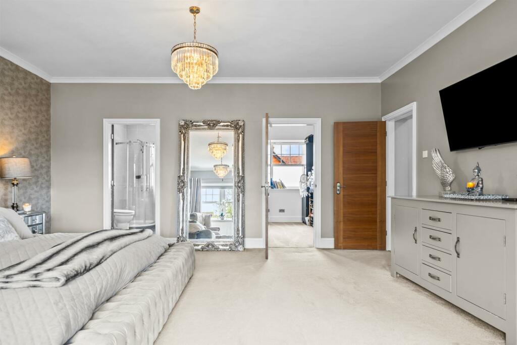 Master suite
