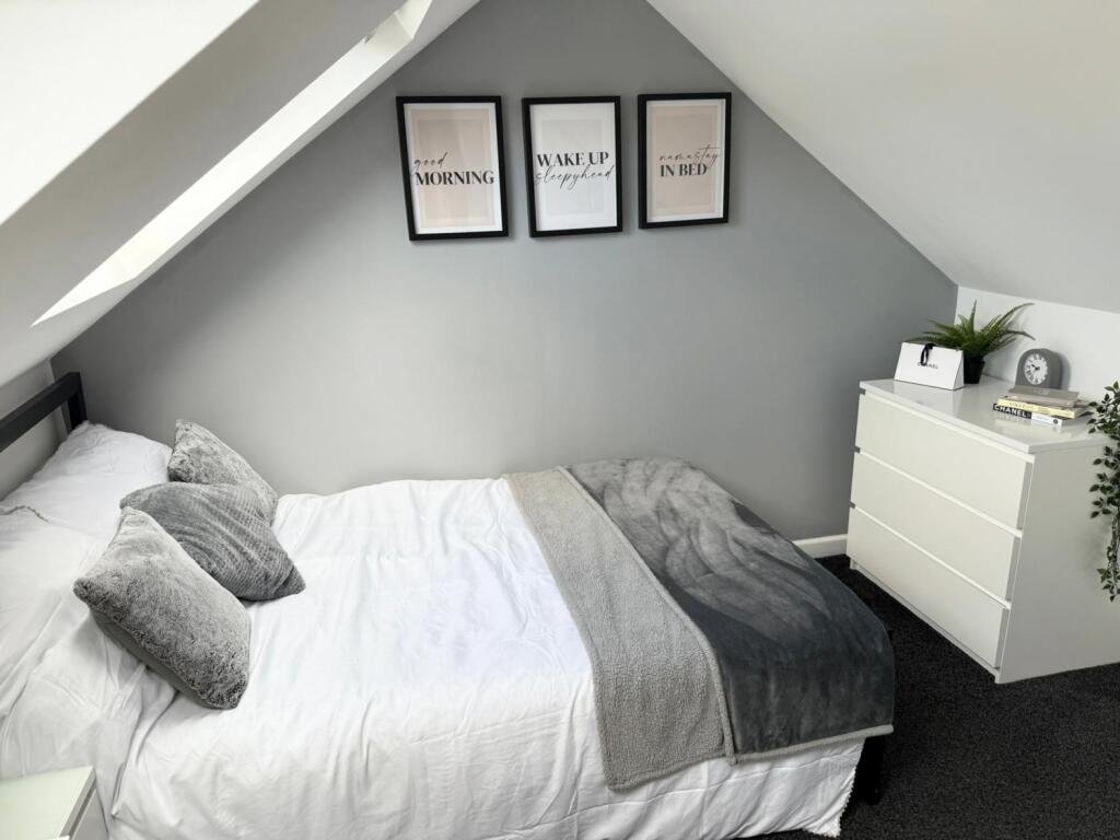 Call 02920 668585 to secure your viewing _4