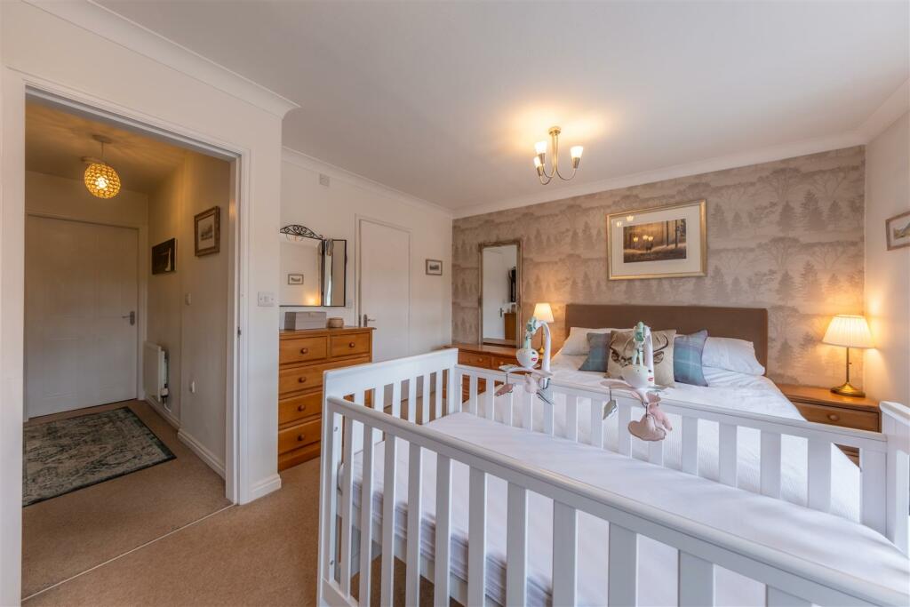 27 Harthill Close-003.jpg