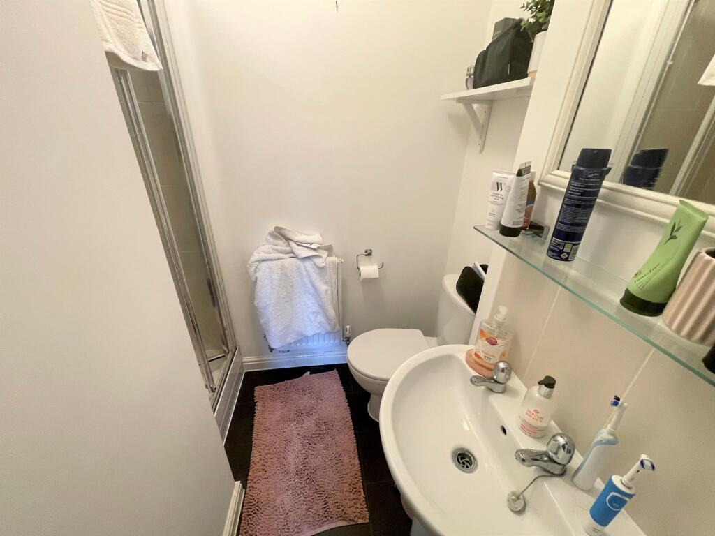 En-suite Bathroom
