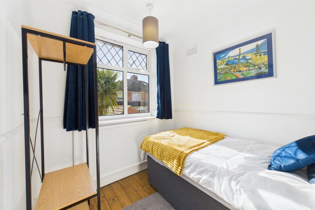 CAM03162G0-PR0264-STILL011