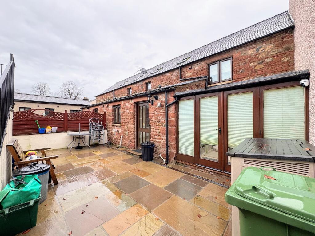 Rear Patio Garden
