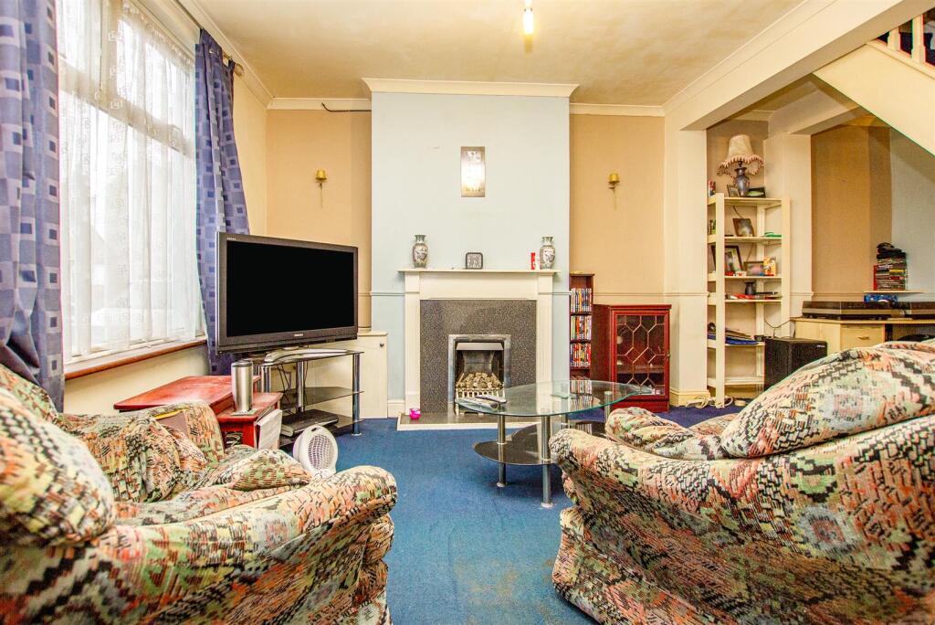 living room_2.jpg