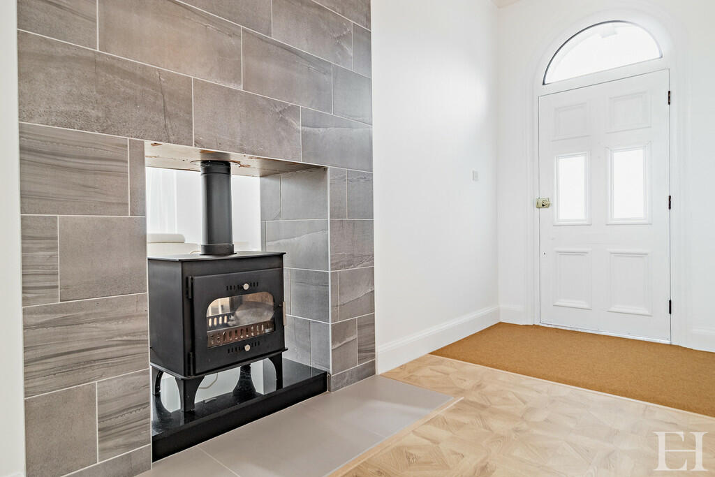8623234-interiorW...