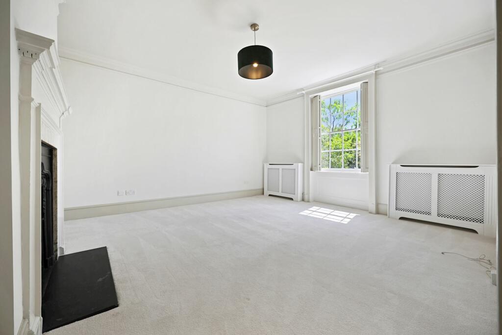 03-be5380229 VM FLAT 3 OLD FROGNAL COURT NW3 7D...