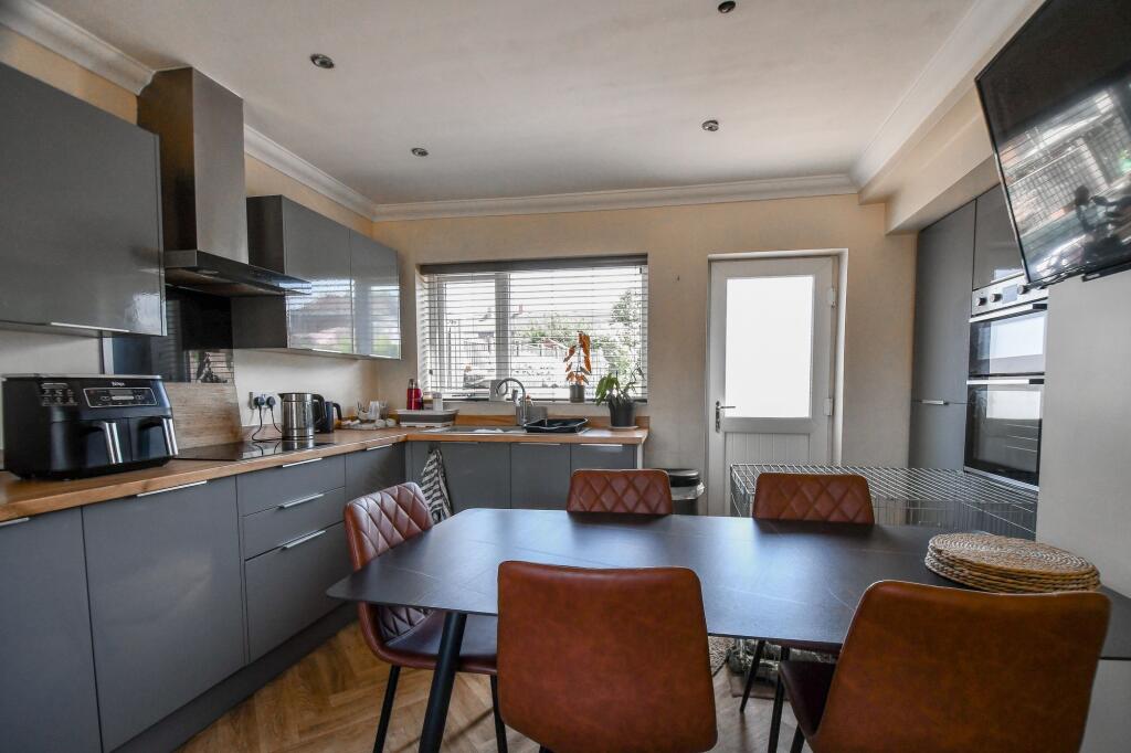 Kitchen Diner