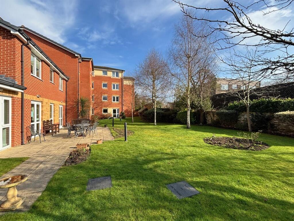 27 oaktree ct  gdn.jpg