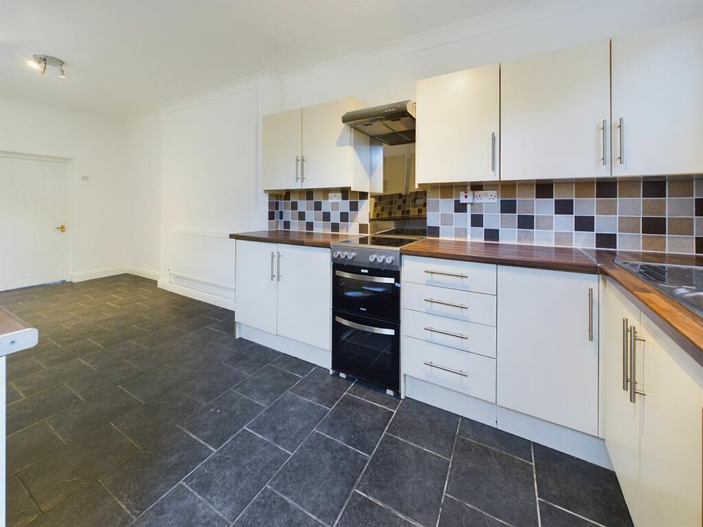 Kitchen / Breakfast Room