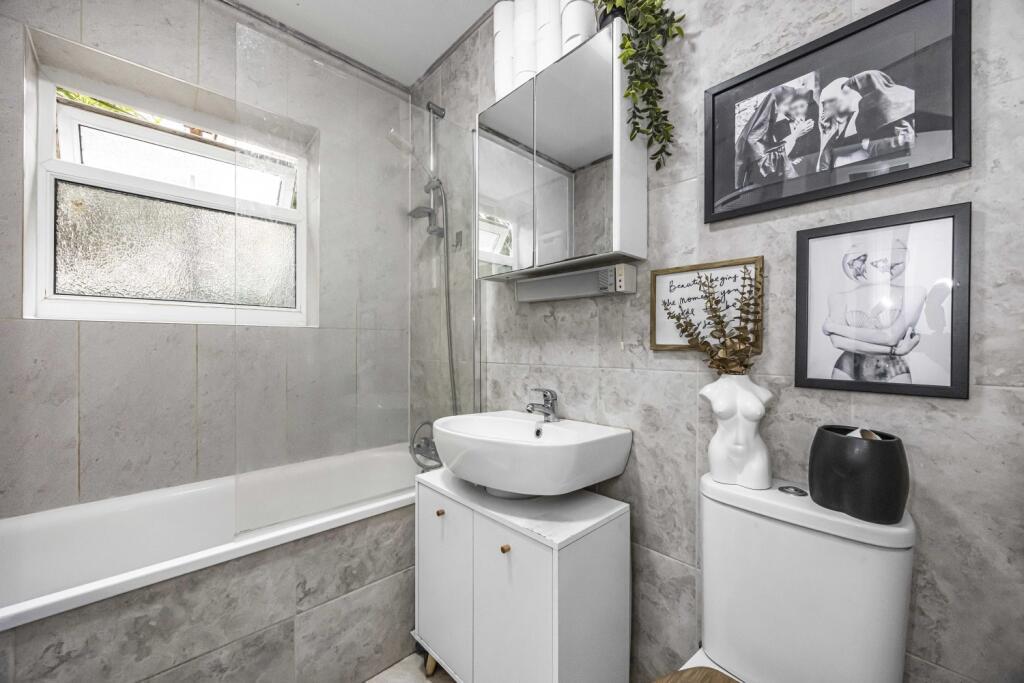 119 St James Road -003