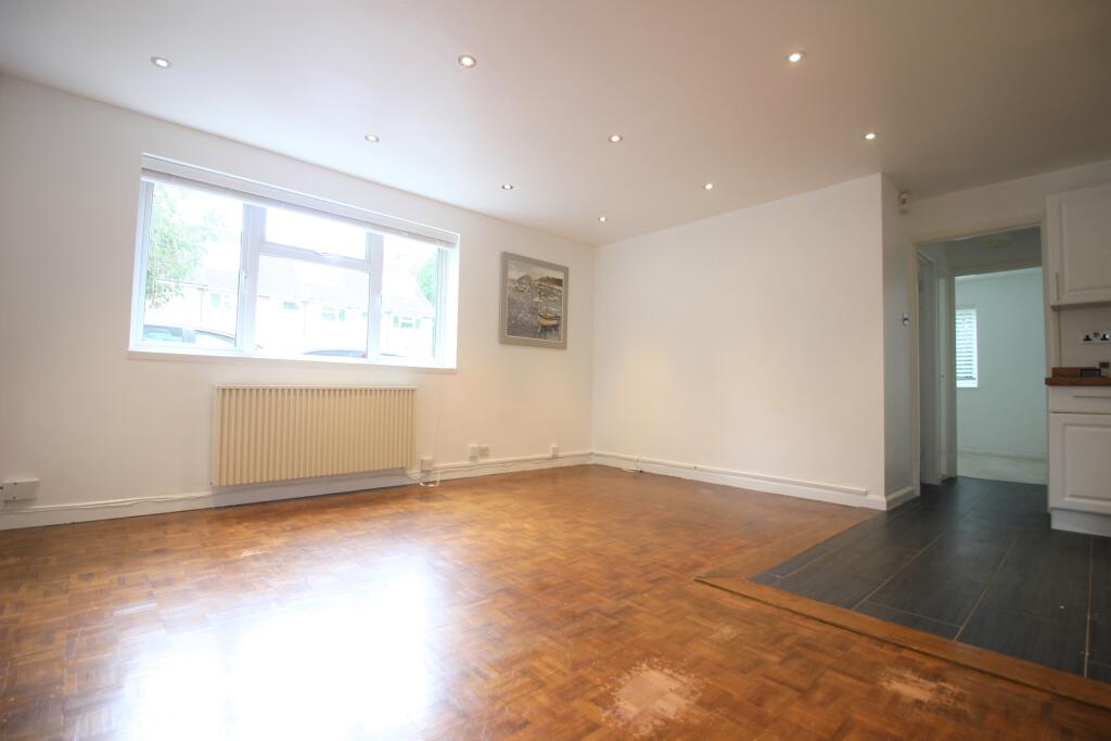 11 Harriet Way - lou