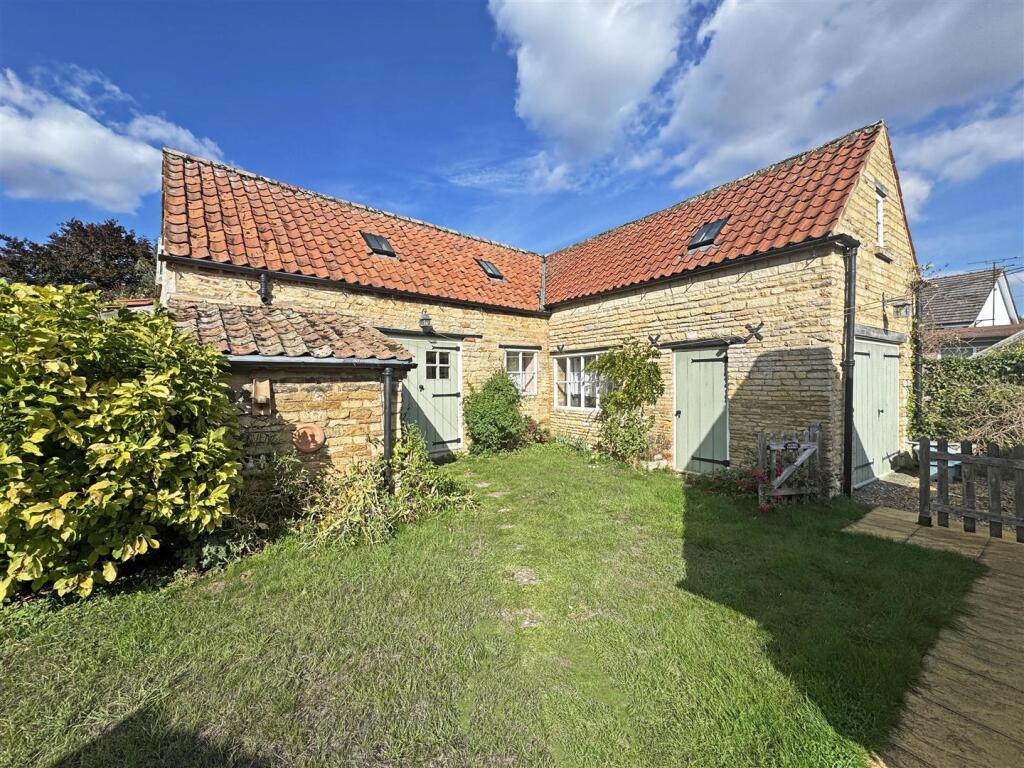 Barn - Workshop &amp; Hobby Rooms