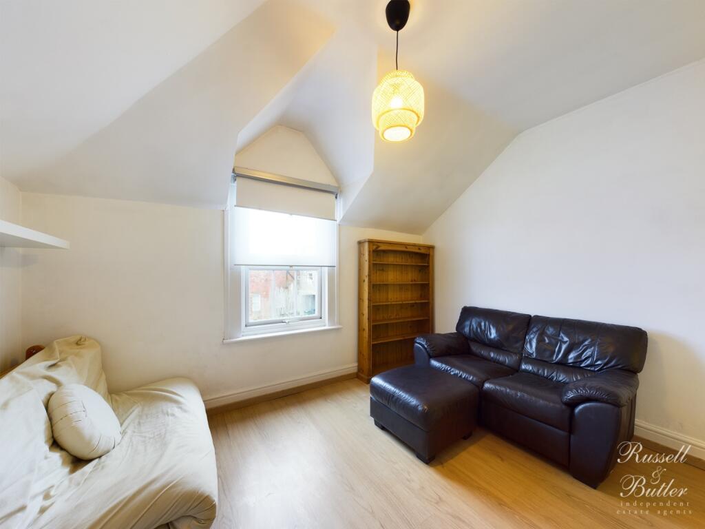 CAM00829P1-PR0334-STILL02