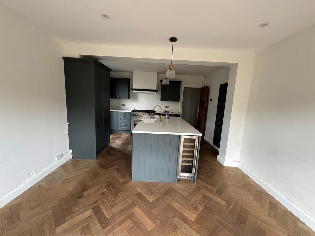 17 Cherry Tree Av...