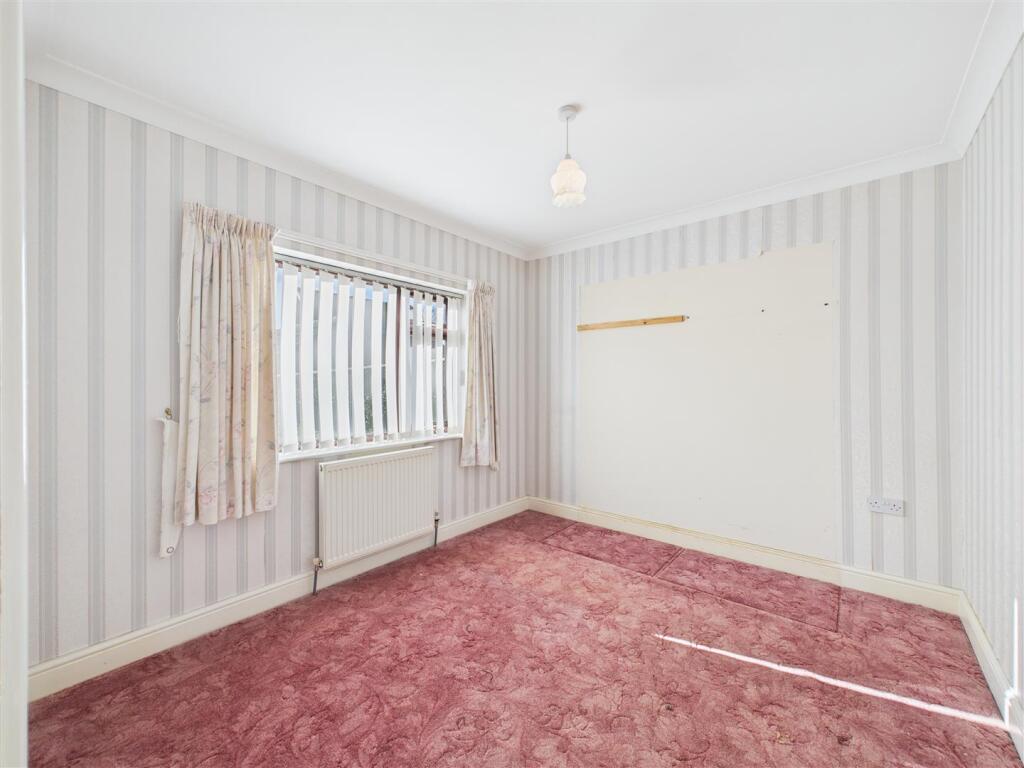 BEDROOM 2