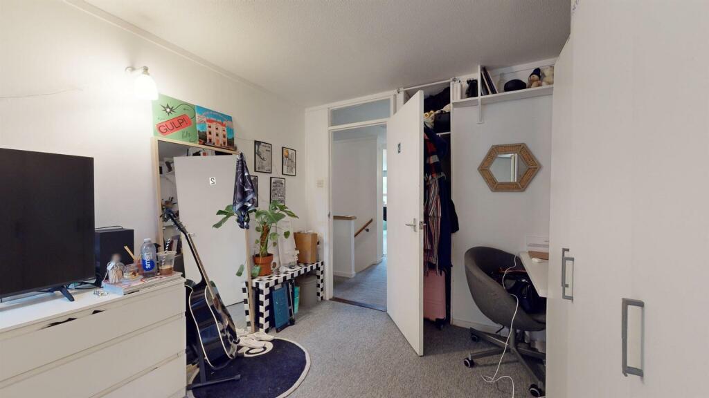 23BWbedroom5.jpg