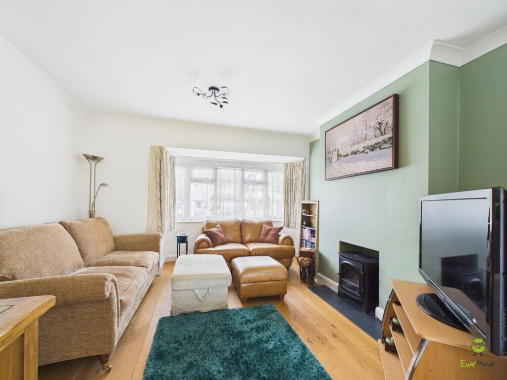 Presented by Nicoleta at EweMove Bexleyheath and D