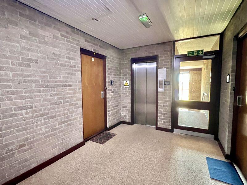 COMMUNAL ENTRANCE AND LIFT