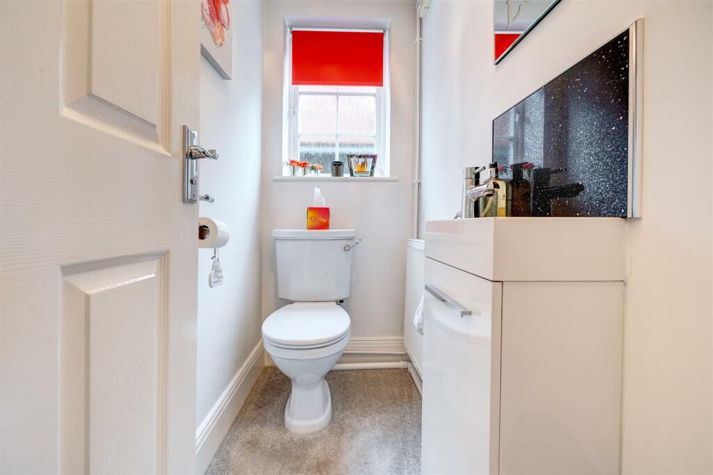 4 The Orchards, Thornton