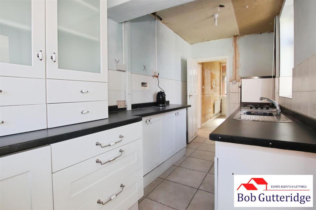 FITTED KITCHEN/BREAKFAST ROOM