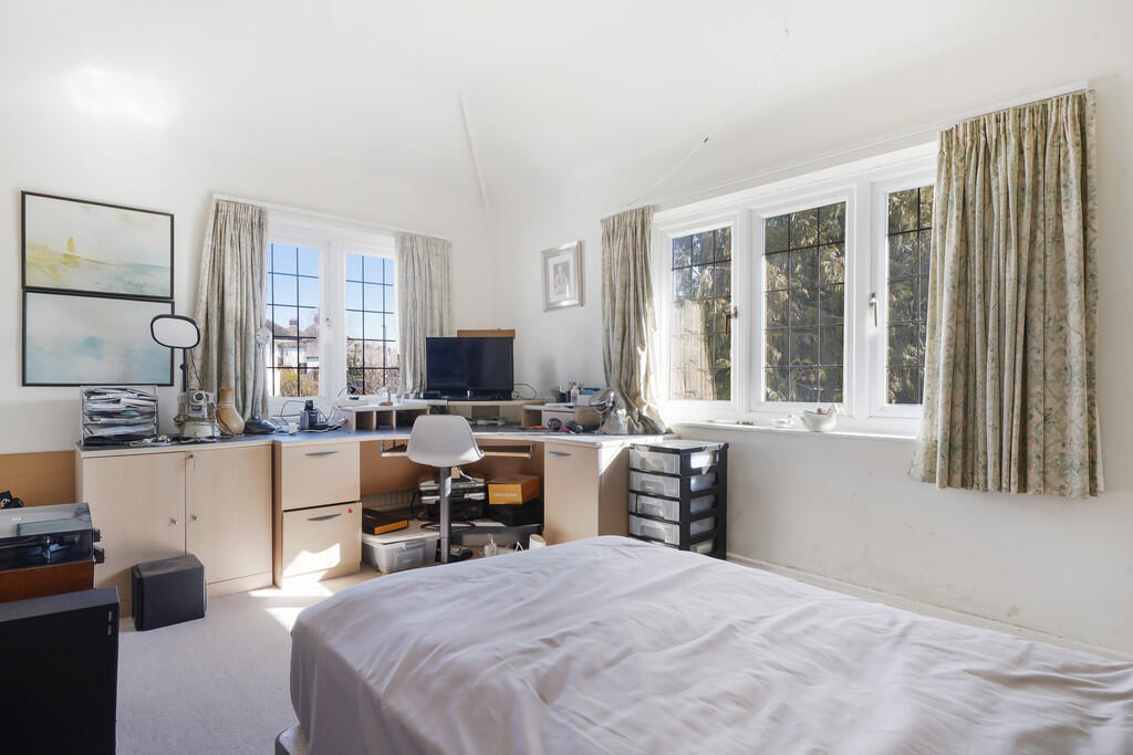 34 Pollards Hill ...