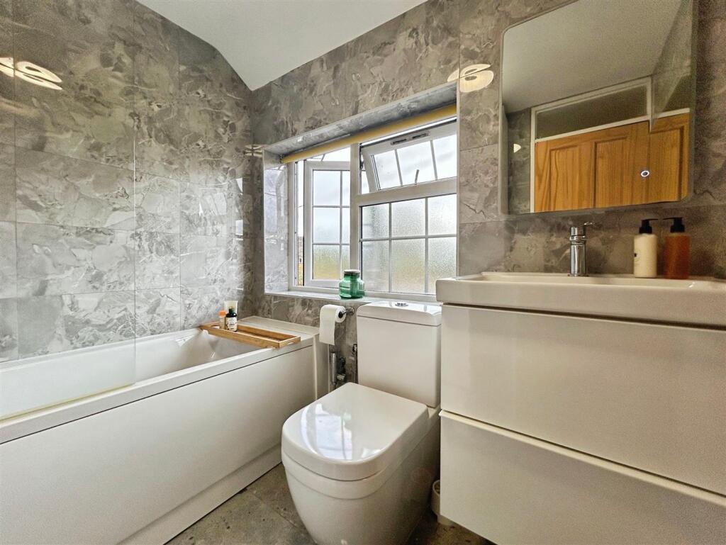 3fa42803--480A-A992-D75BFFF9ABBB-16123-00000BC304F