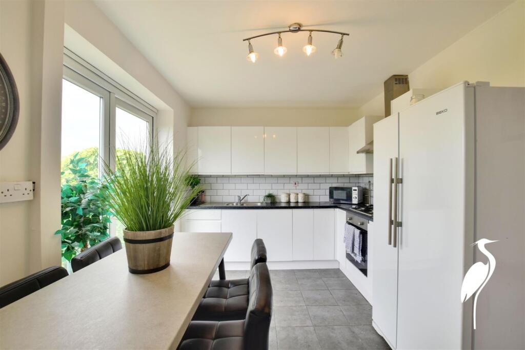 Breakfasting Kitchen