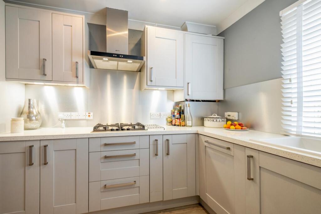 53 Cobb Close-8.JPG