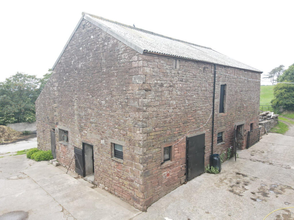 BANK BARN WITH DEVELOPMENT POTENTIAL At Kirklands