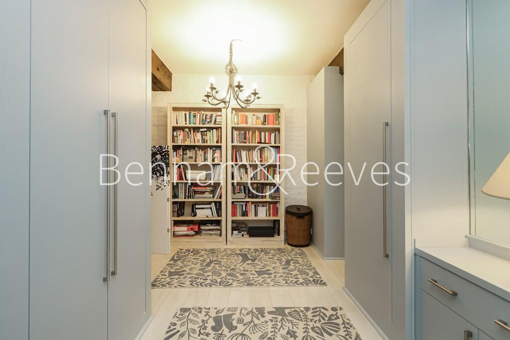 Walk In Wardrobe