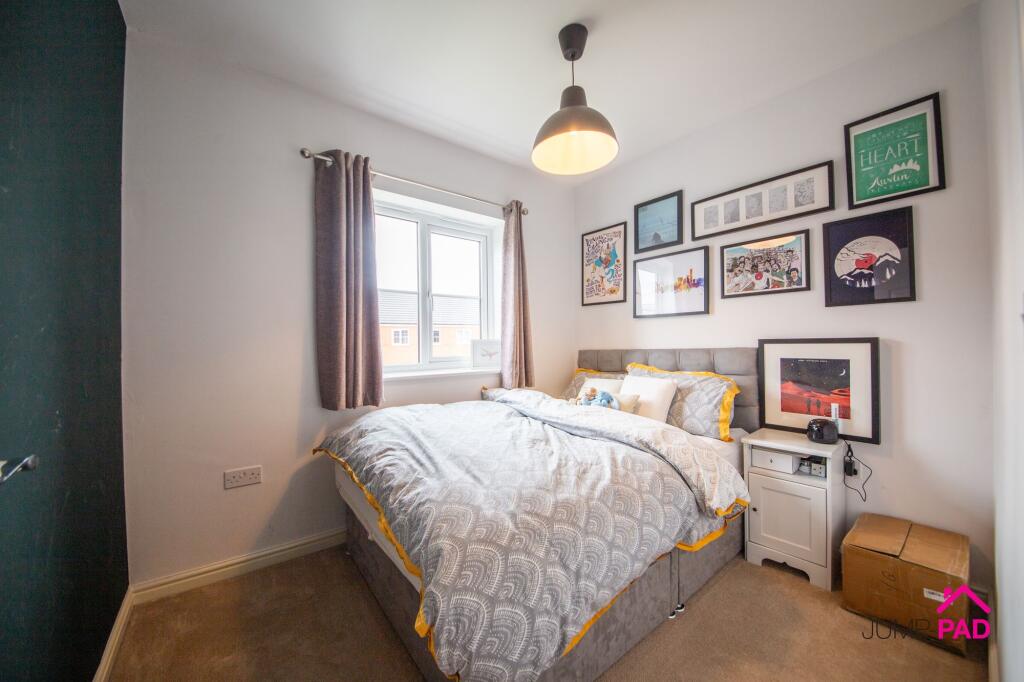 BEDROOM 2