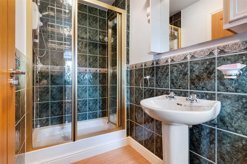 Ensuite