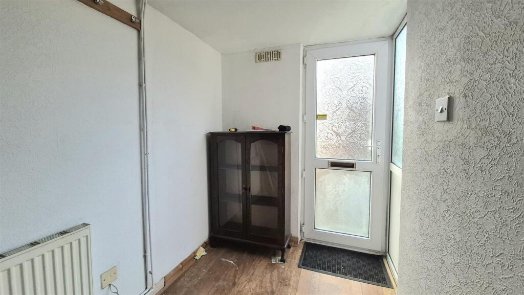 ENTRANCE PORCH/HALL