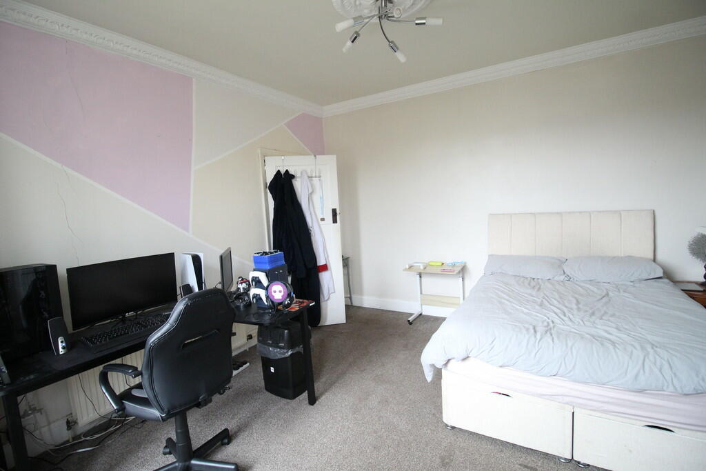 Lounge Bedroom On...