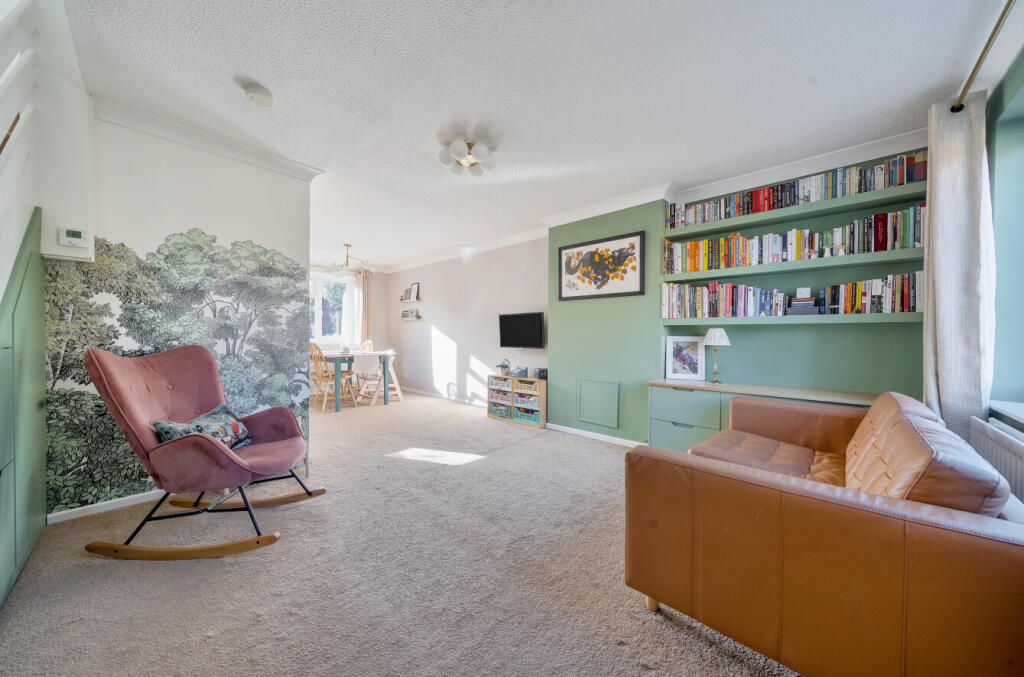 1370553-5-68f8b4c...