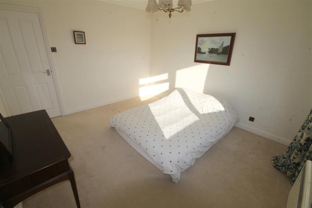 MP Bedroom 1ii.JPG