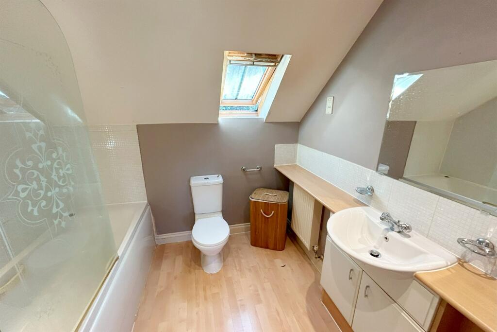 En Suite Bathroom