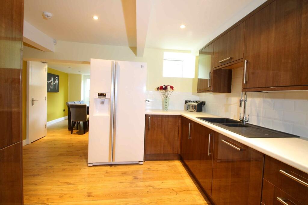 91LB kitchen 2