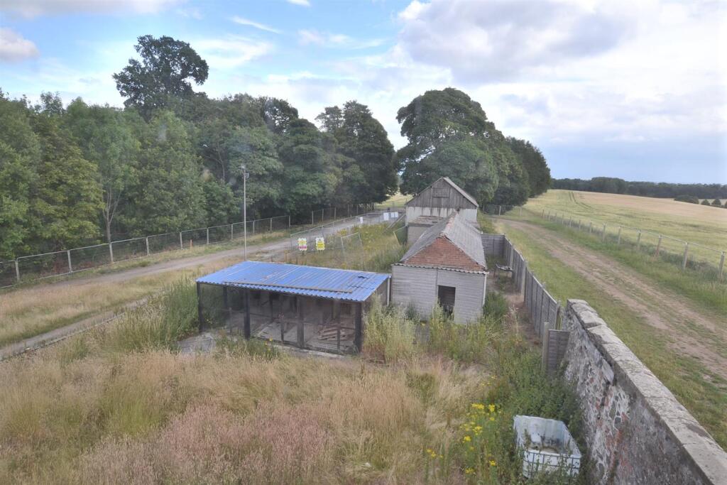 white lodge internals (15).JPG