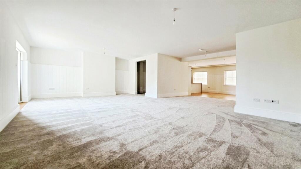 Living Room/Kitchen