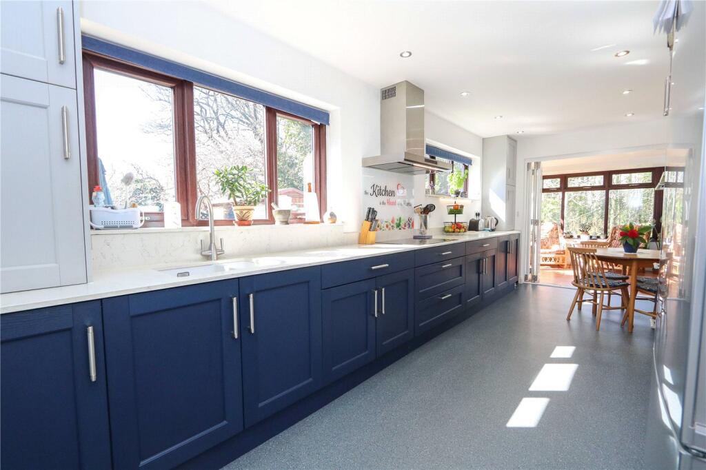 Kitchen/Breakfast Rm