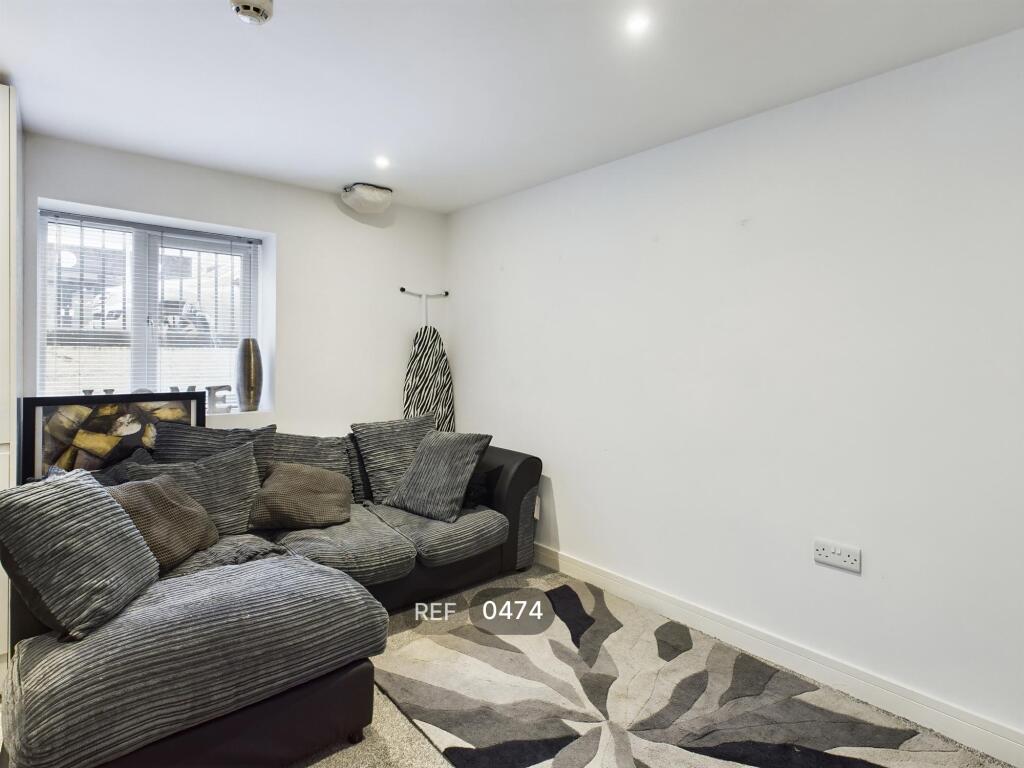 Kitchen &amp; Living area