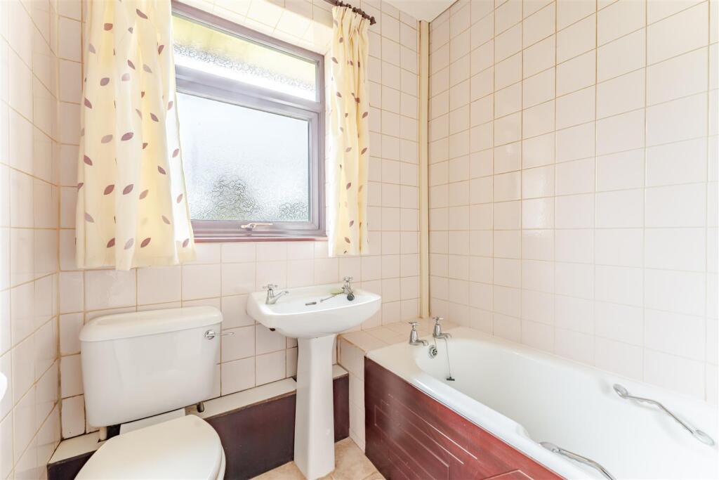 7 Millier Road, Cleeve, BS49 4NL 16.jpg