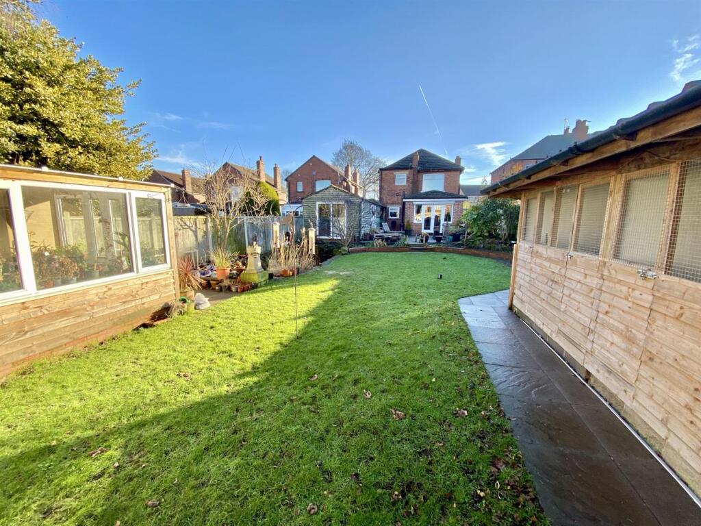 Bramleys Estate Agents - Thornhill - Edge Top (1).